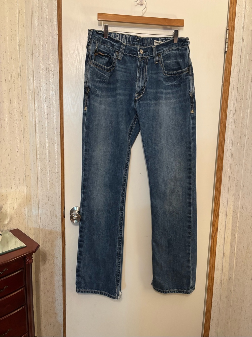 Ariat Men’s Medium Blue Bootcut Jeans